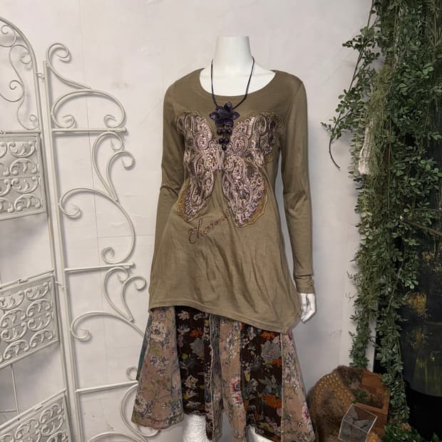 Khaki oriental butterfly unbalanced 긴팔티