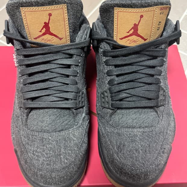조던4 리바이스 흑청데님 255사이즈