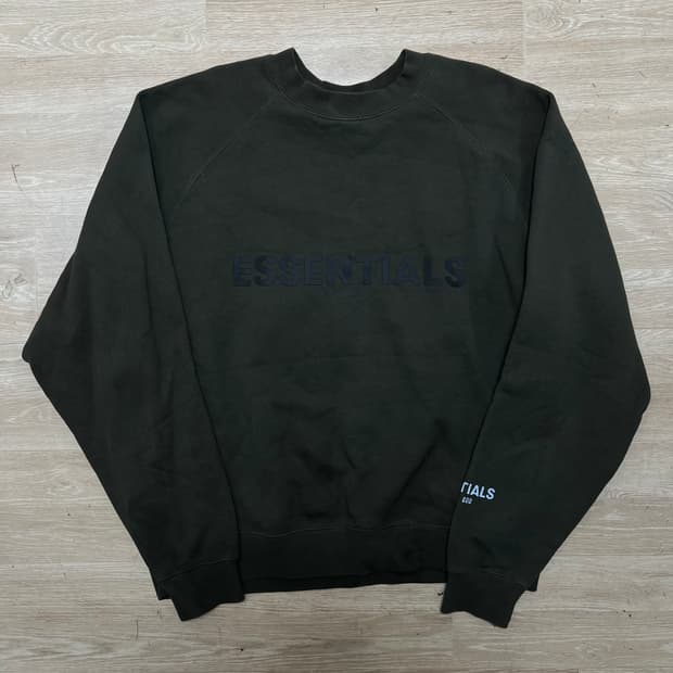 피어오브갓 에센셜 로고 기모 맨투맨 티셔츠 [다크카키] M/95