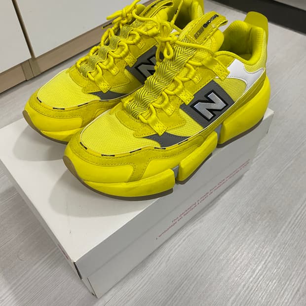 뉴발란스 제이든 스미스(jaden smith) 비전레이서 옐로우