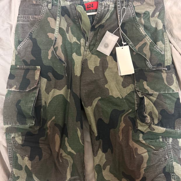 424 카모 버뮤다팬츠