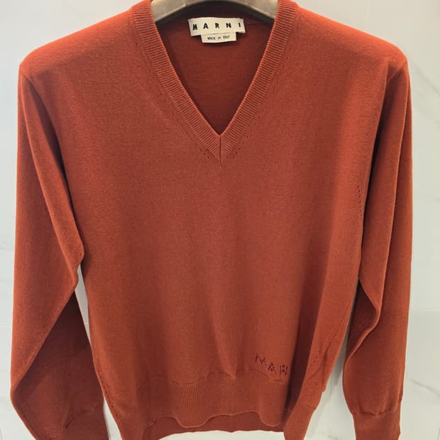 마르니 울 로고 브이넥 스웨터