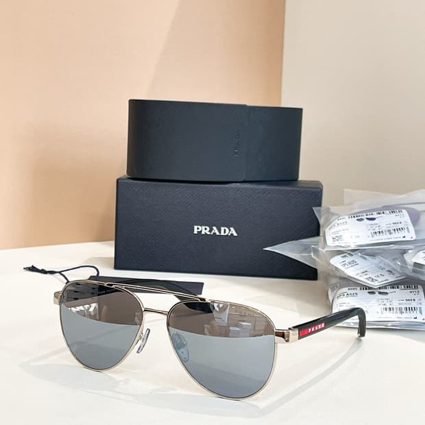 프라다 심볼 선글라스 슬레이트 그레이 렌즈 SPS A52