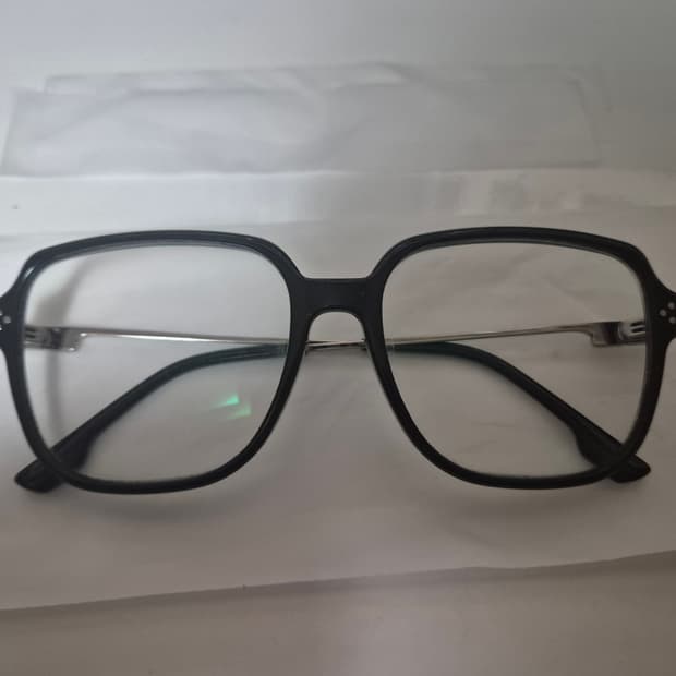 젠틀몬스터 무아 01 안경테