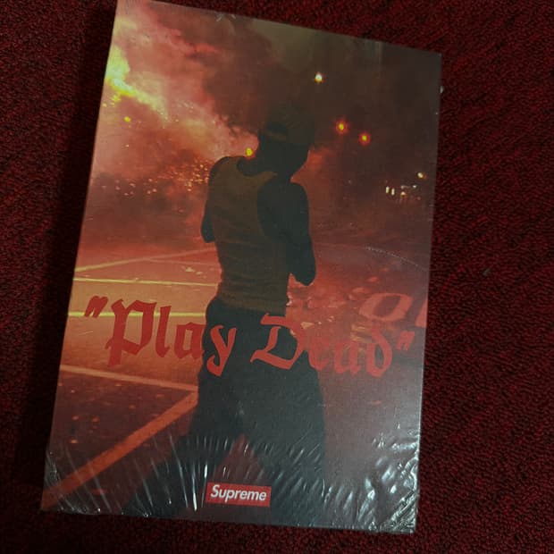 슈프림 플레이데드 북 멀티컬러 22FW
