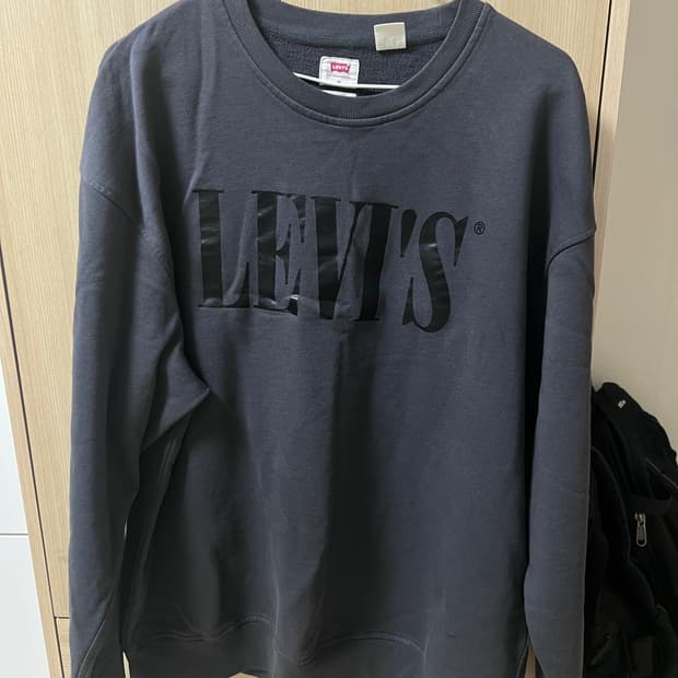 리바이스 맨투맨