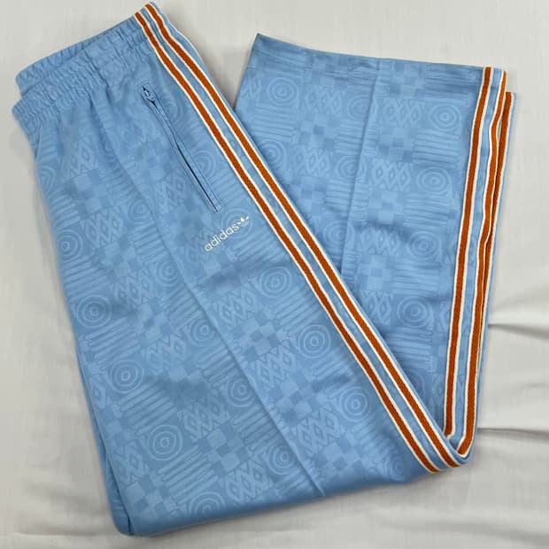 아디다스 레어 하늘색 트랙 팬츠