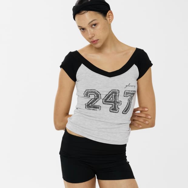 글로니 247 snug tee white melange 코이세이오 y2k