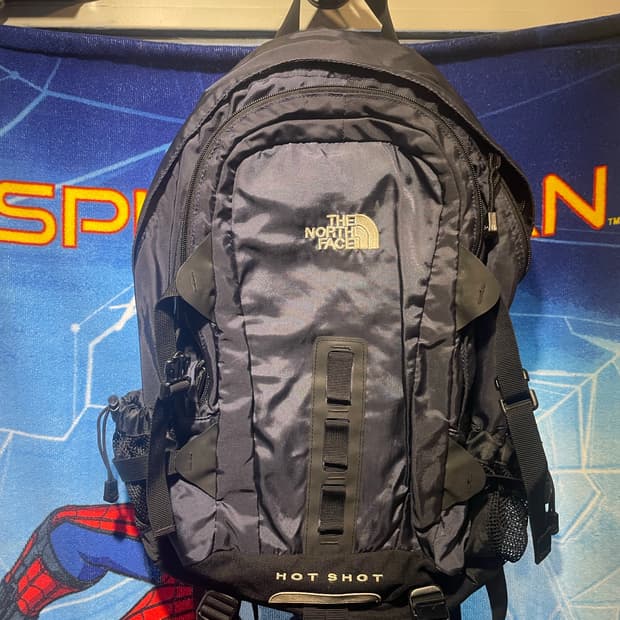 노스페이스 핫샷 블랙 백팩