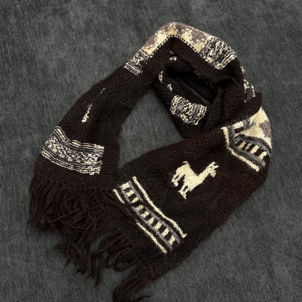 빈티지 알파카 패턴 머플러