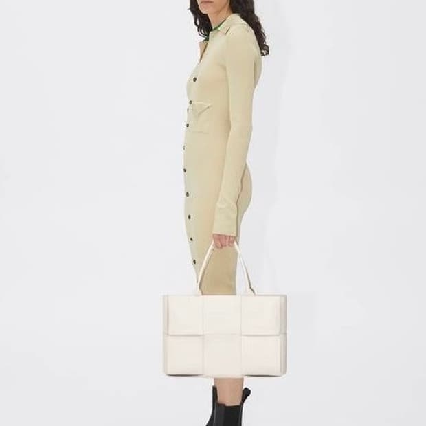 보테가 베네타 아르코 토트 미디엄