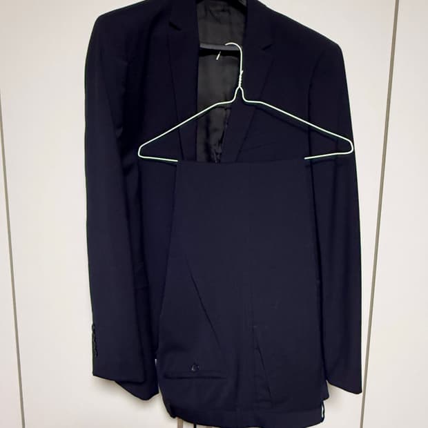 띠어리 사토리얼 네이비 셋업 판매합니다