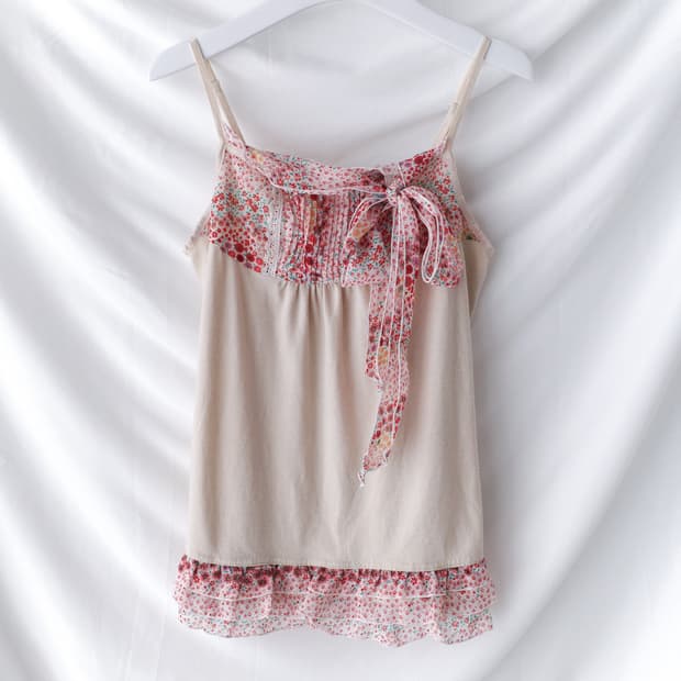 axes femme) flower ribbon sleeveless