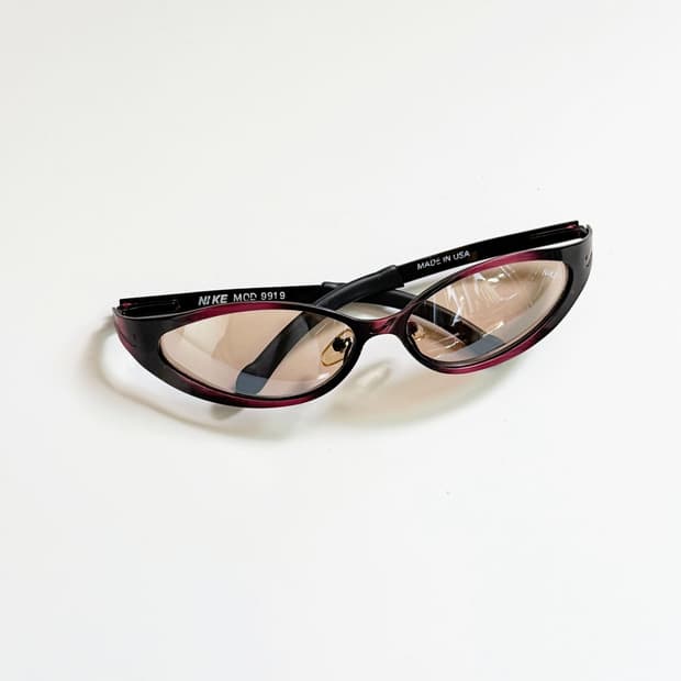 나이키 메탈릭 오벌 프레임 틴트 빈티지 선글라스