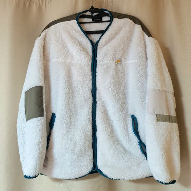 (새상품) 나이키 여자 뽀글이 후리스 자켓 free