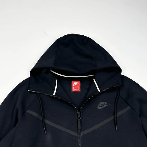 나이키 퓨추라 테크팩 블랙 후드집업 (XL)