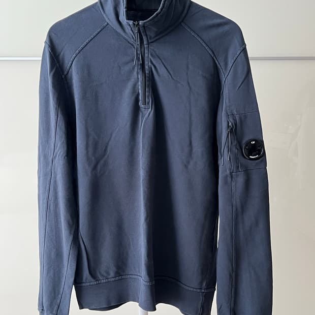 C.P COMPANY 하프 집업 티셔츠