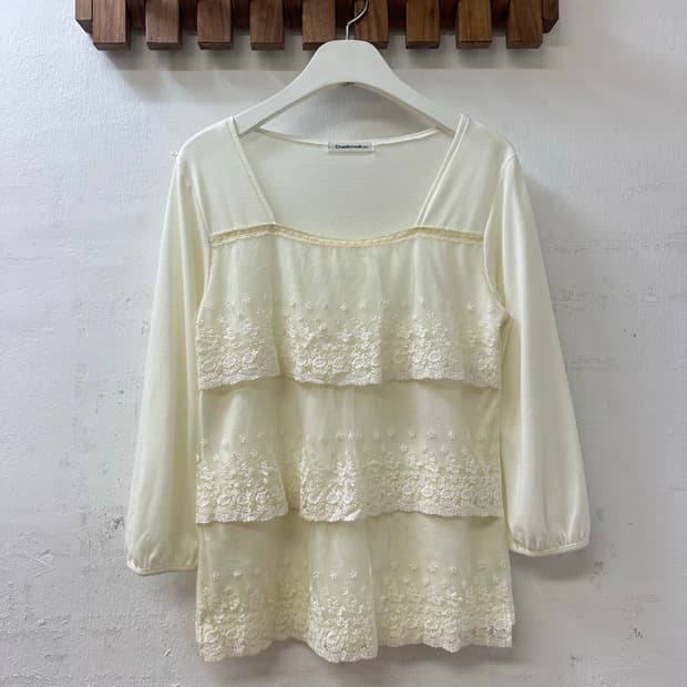 일본빈티지 레이스 티어드 플라워 자수 디테일 티셔츠