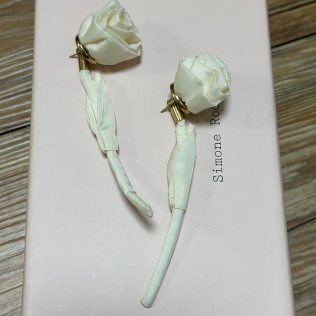 시몬로샤 로즈 이어링