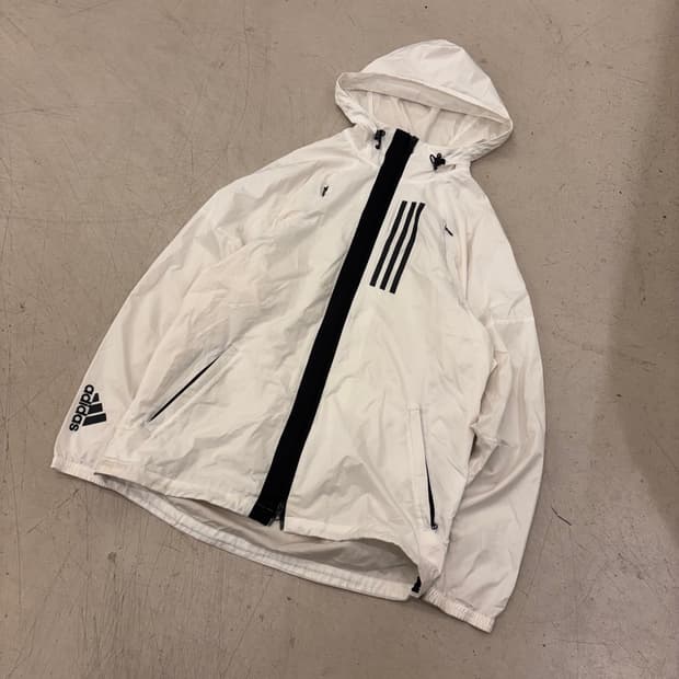 아디다스 이큅먼트 후드 러닝 바람막이