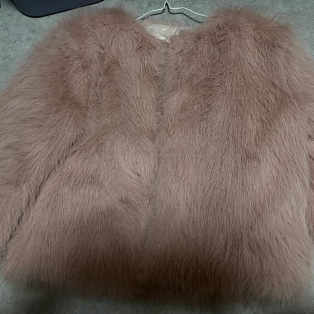 핑크 퍼자켓 로걀