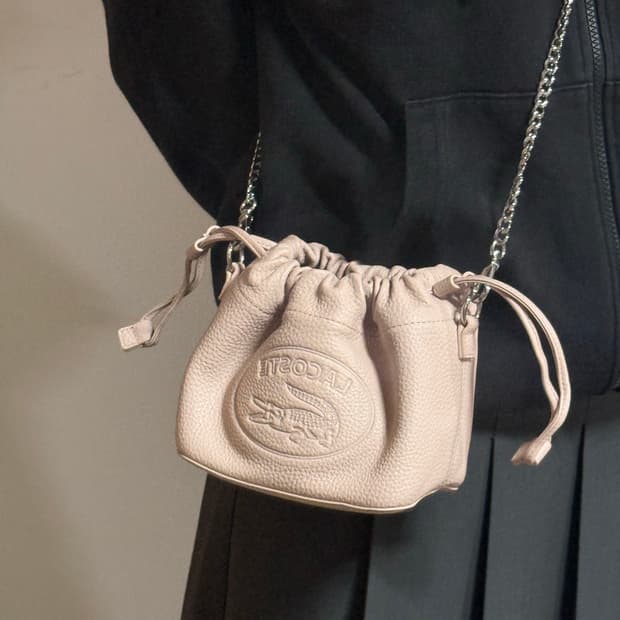 라코스테 엠보 로고 스트링 미니 체인백 핑크