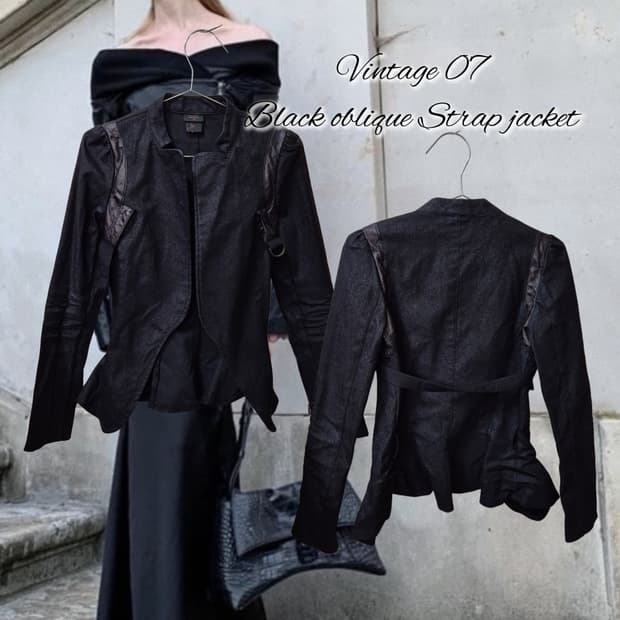 Vintage 07 Black oblique Strap jacket