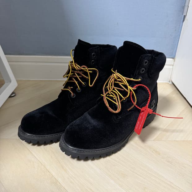 팀버랜드 오프화이트 6인치 부츠 벨벳 블랙 250