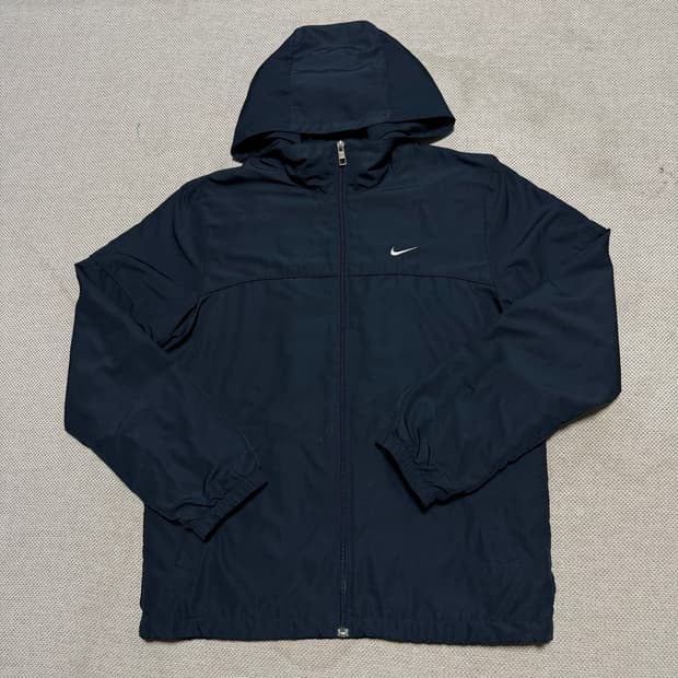 나이키 스우시 로고 바람막이