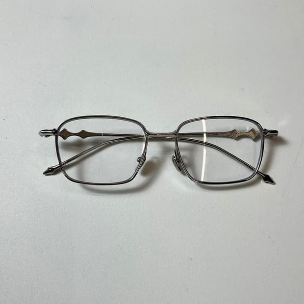 Selected 실버 디테일링 아이웨어 안경 Q1424