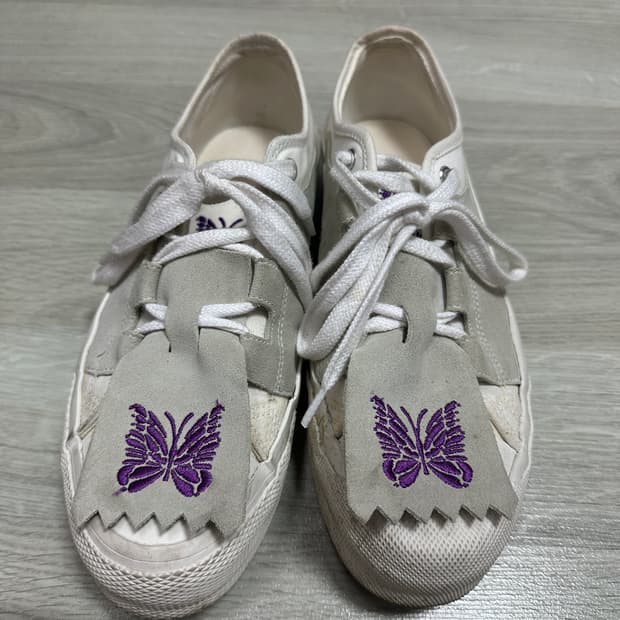 니들스 길리스니커즈