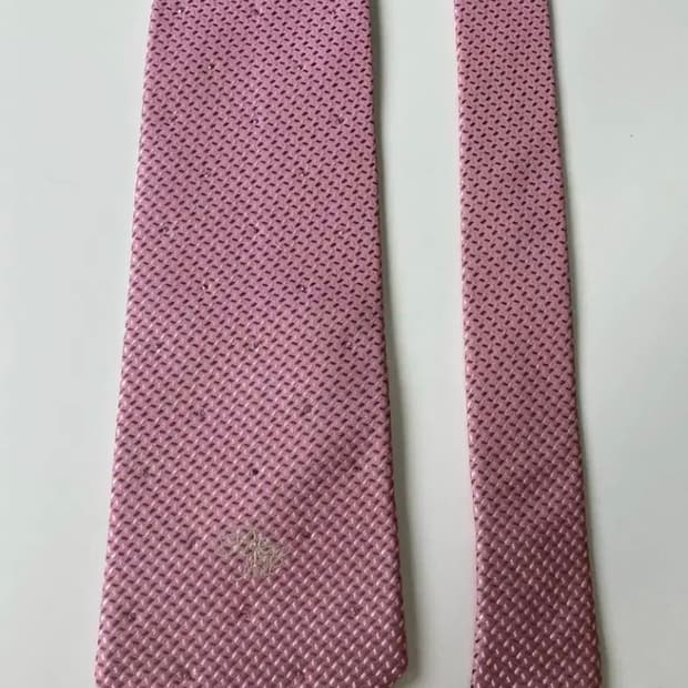 니나리치 넥타이