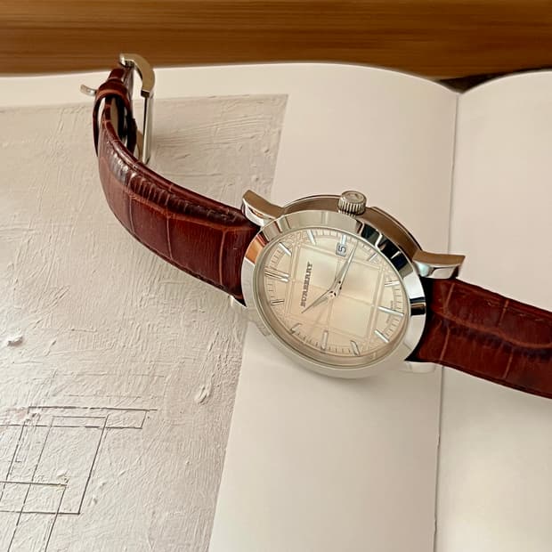 BURBERRY 샴페인 골드 다이얼 버버리 남성 시계