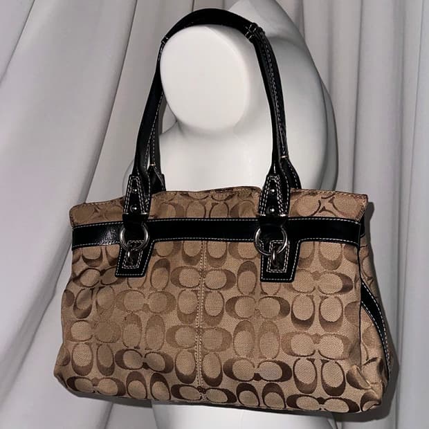 코치 시그니처 패턴 브라운 베이지 숄더백
