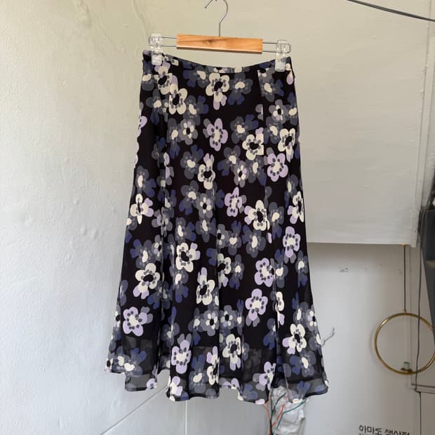 미디 플레어 플라워 퍼플 스커트