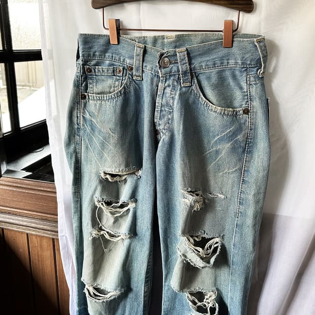 LEVI'S 902 sinch back w29