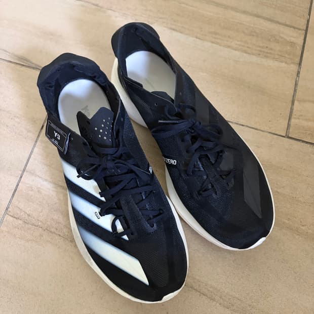 (260) Y-3 아디오스 프로 3.0 블랙 오프 화이트 러닝화