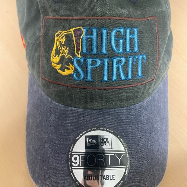 비이커X뉴에라 볼캡