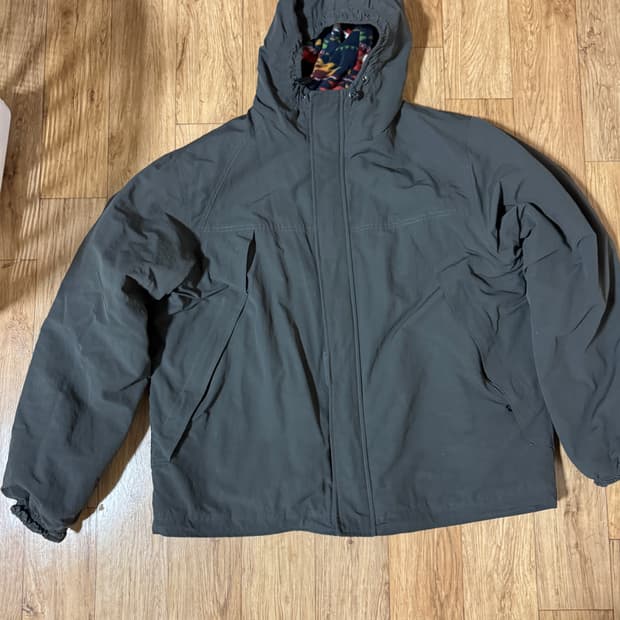 블랙아웃 리버시블 마운팈 파카