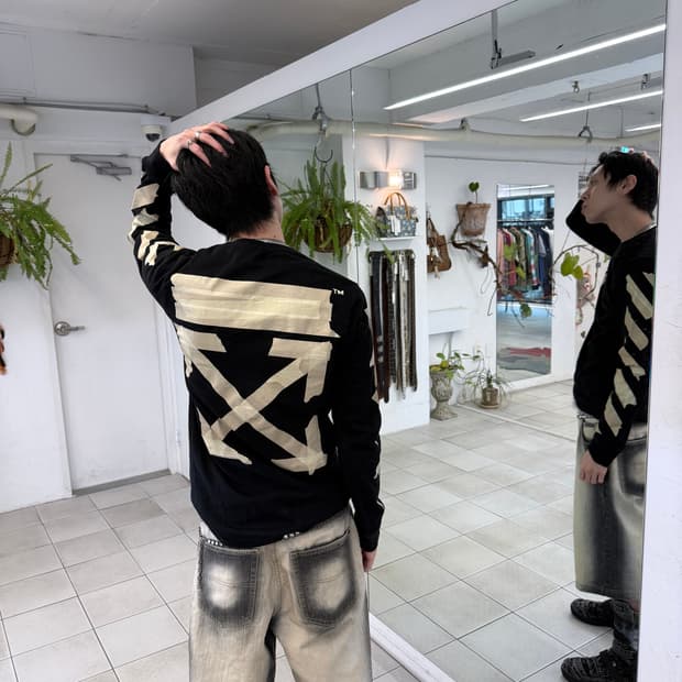 OFF-WHITE