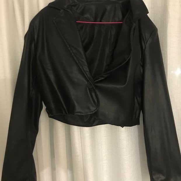 원버튼 크롭 가죽 자켓