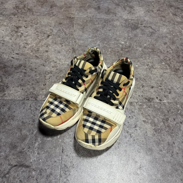 버버리 스니커즈 37