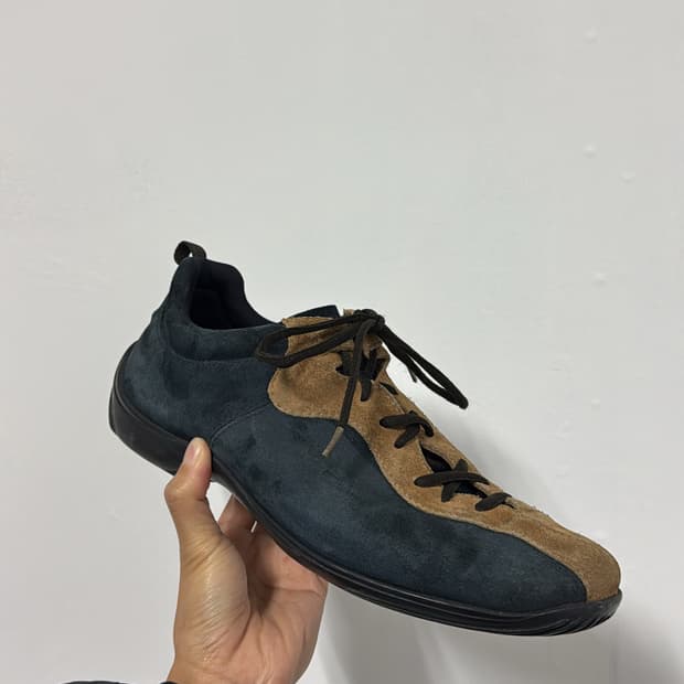 90s 프라다 스웨이드 스니커즈