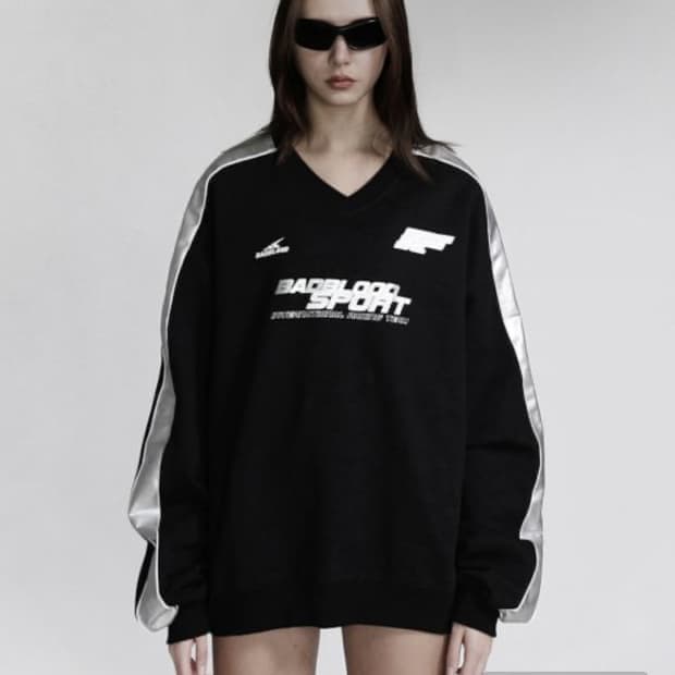 배드블러드 리퓨얼 스포트 브이넥 맨투맨 블랙/실버 (L)