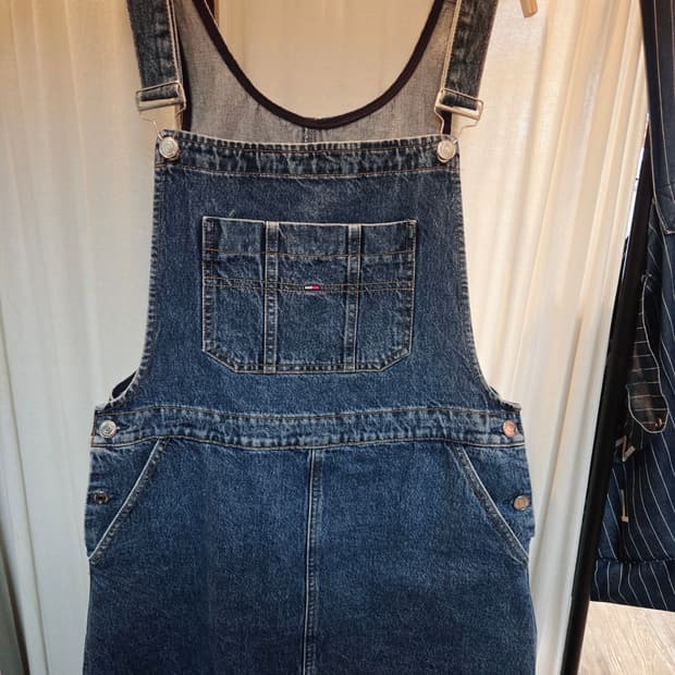 타미진 데님 멜빵 원피스입니다