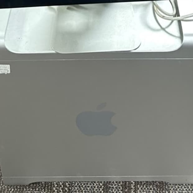 애플 Mac Pro 판매 합니다
