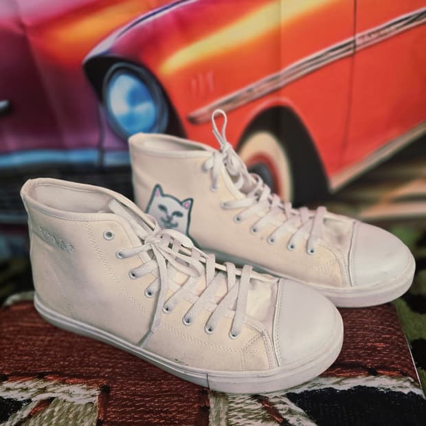 립앤딥(RIPNDIP)의 로드 너말(Lord Nermal) UV 리액티브