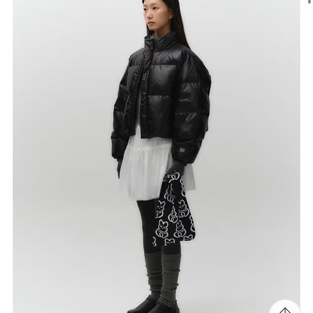 언레이블 크롭 푸퍼 대딩