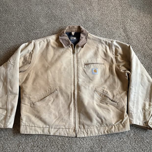 칼하트 J01 디트로이트 자켓 브라운