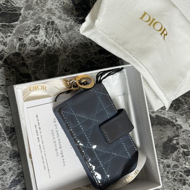 디올 까나쥬 페이던트 아코디언 카드지갑